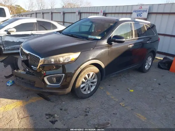 5XYPG4A38HG215285 2017 KIA SORENTO - Image 2