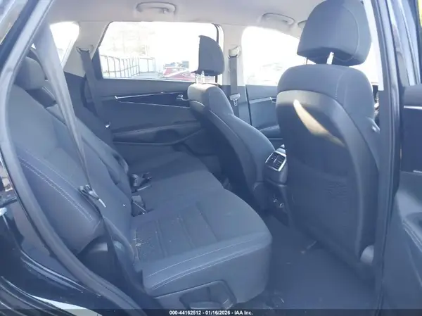 5XYPG4A38HG215285 2017 KIA SORENTO - Image 8