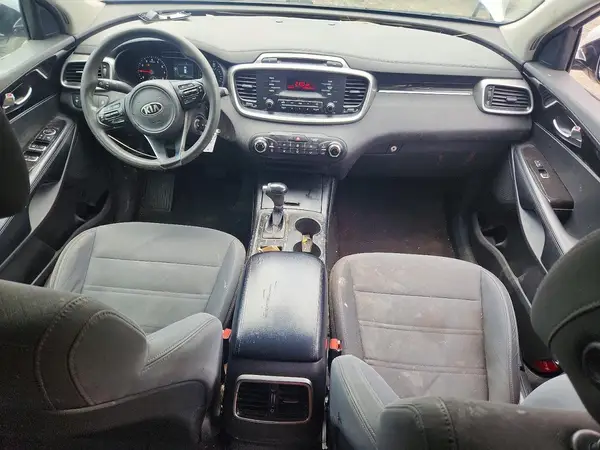 5XYPG4A38HG216470 2017 KIA SORENTO - Image 8