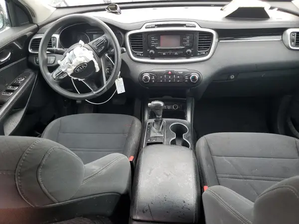 5XYPG4A38HG218915 2017 KIA SORENTO - Image 8