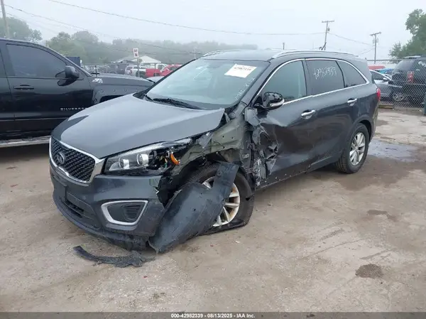 5XYPG4A38HG221720 2017 KIA SORENTO - Image 2