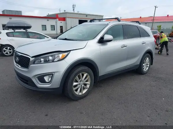 5XYPG4A38HG225590 2017 KIA SORENTO - Image 2