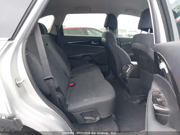 5XYPG4A38HG225590 2017 KIA SORENTO - Image 8
