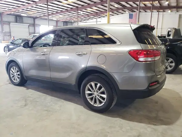 5XYPG4A38HG226982 2017 KIA SORENTO - Image 2