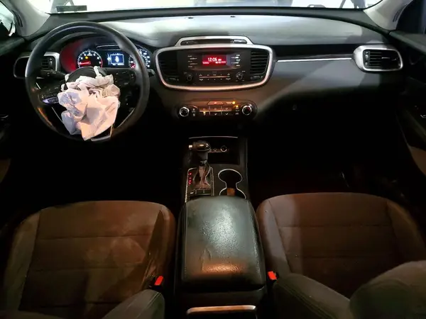 5XYPG4A38HG229736 2017 KIA SORENTO - Image 8
