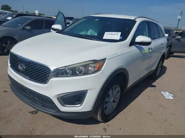 5XYPG4A38HG235746 2017 KIA SORENTO - Image 2