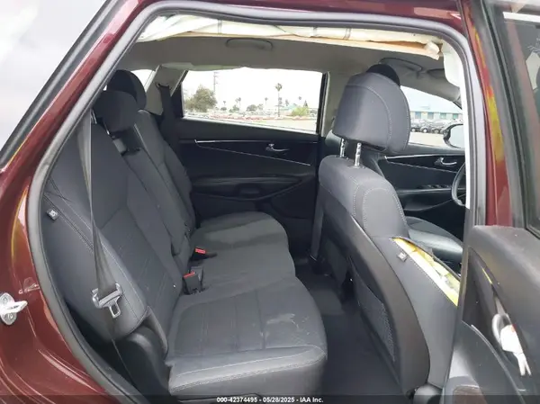 5XYPG4A38HG236878 2017 KIA SORENTO - Image 8