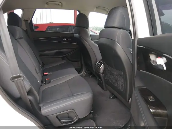 5XYPG4A38HG239201 2017 KIA SORENTO - Image 8