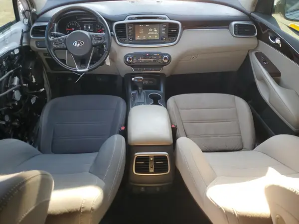 5XYPG4A38HG246035 2017 KIA SORENTO - Image 8