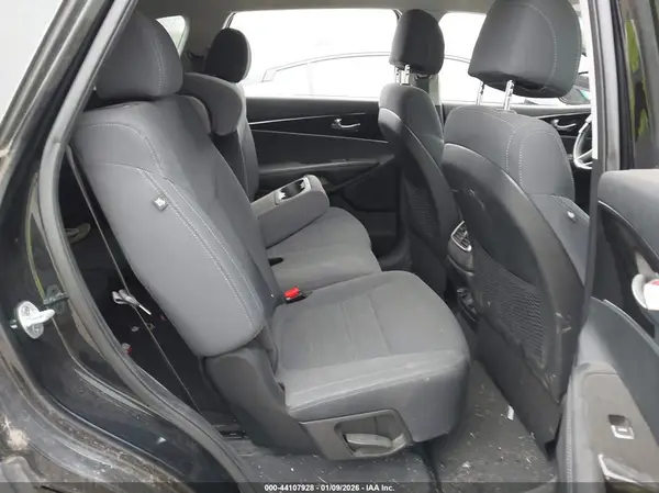 5XYPG4A38HG247122 2017 KIA SORENTO - Image 8