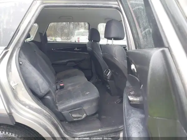 5XYPG4A38HG255382 2017 KIA SORENTO - Image 8