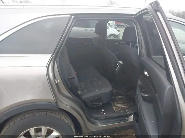 5XYPG4A38HG257164 2017 KIA SORENTO - Image 8