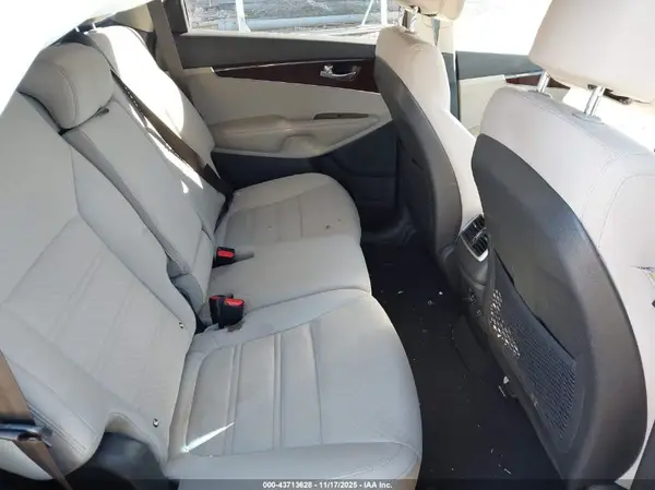 5XYPG4A38HG257682 2017 KIA SORENTO - Image 8