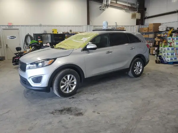5XYPG4A38HG258993 2017 KIA SORENTO - Image 1