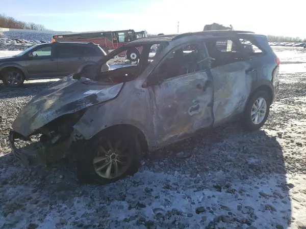 5XYPG4A38HG263417 2017 KIA SORENTO - Image 1