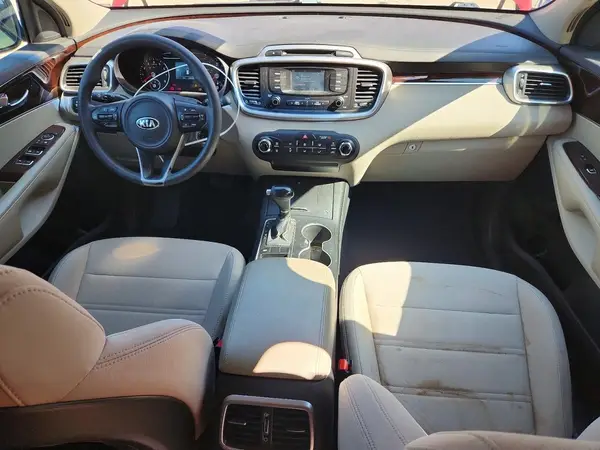 5XYPG4A38HG265653 2017 KIA SORENTO - Image 8