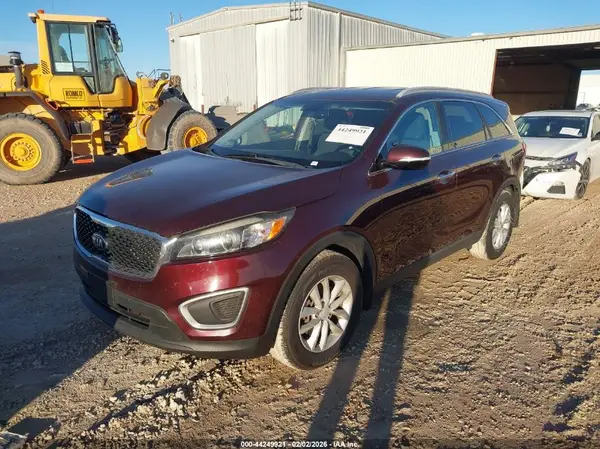 5XYPG4A38HG266382 2017 KIA SORENTO - Image 2