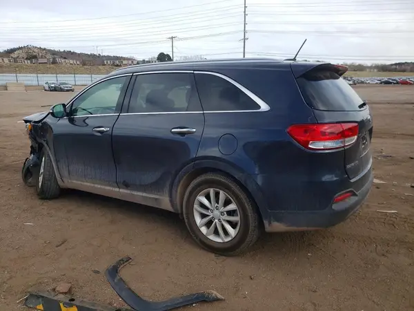 5XYPG4A38HG267936 2017 KIA SORENTO - Image 2