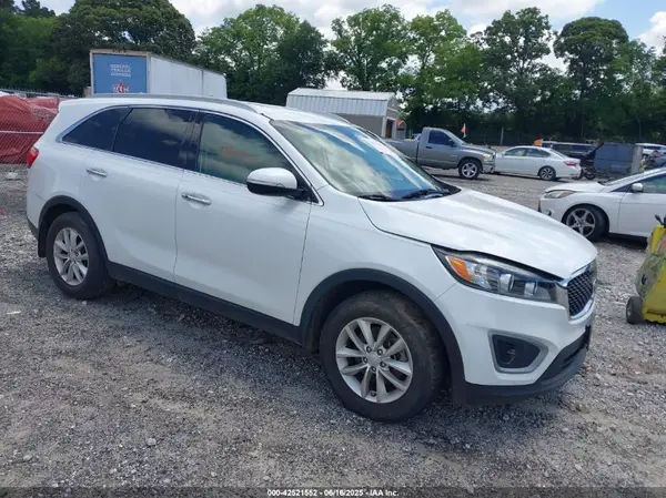 5XYPG4A38HG269718 2017 KIA SORENTO - Image 1