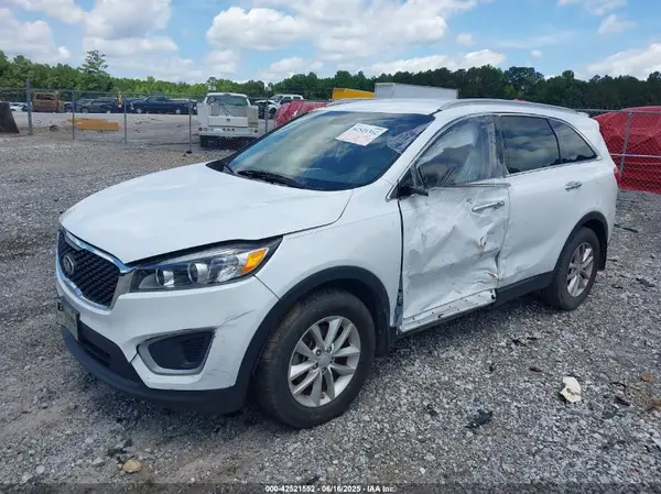 5XYPG4A38HG269718 2017 KIA SORENTO - Image 2
