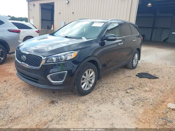 5XYPG4A38HG271758 2017 KIA SORENTO - Image 2