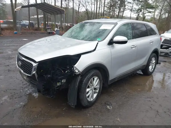 5XYPG4A38HG272070 2017 KIA SORENTO - Image 2