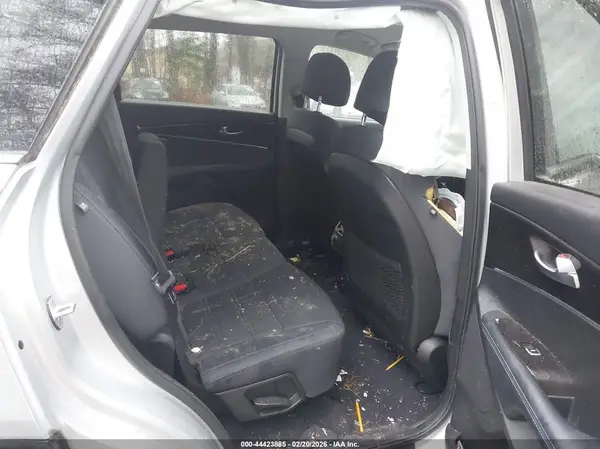 5XYPG4A38HG272070 2017 KIA SORENTO - Image 8