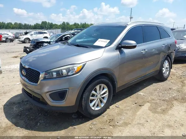 5XYPG4A38HG273834 2017 KIA SORENTO - Image 2