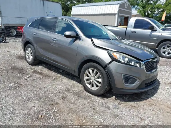 5XYPG4A38HG275907 2017 KIA SORENTO - Image 1