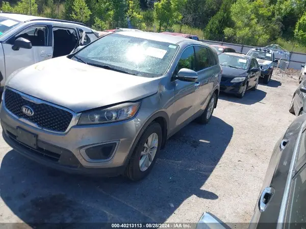5XYPG4A38HG277284 2017 KIA SORENTO - Image 2