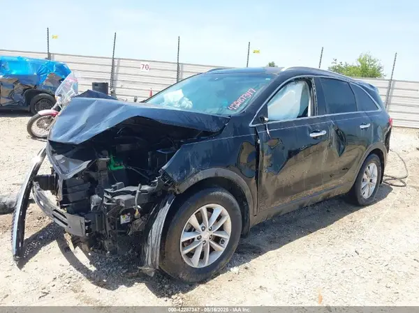 5XYPG4A38HG279181 2017 KIA SORENTO - Image 2