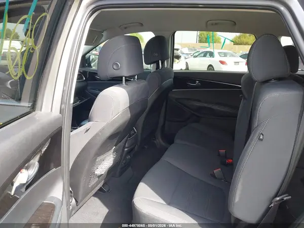 5XYPG4A38HG279827 2017 KIA SORENTO - Image 8