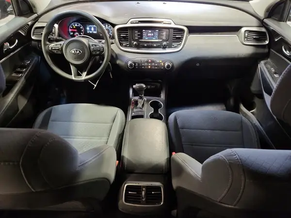 5XYPG4A38HG283702 2017 KIA SORENTO - Image 8