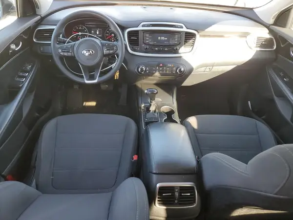 5XYPG4A38HG283778 2017 KIA SORENTO - Image 8