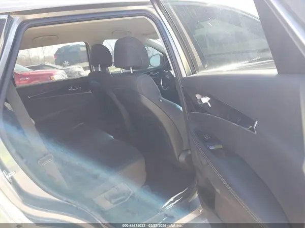 5XYPG4A38HG283943 2017 KIA SORENTO - Image 8
