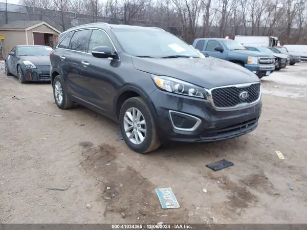 5XYPG4A38HG284414 2017 KIA SORENTO - Image 1
