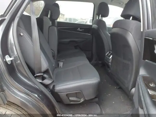 5XYPG4A38HG284414 2017 KIA SORENTO - Image 8