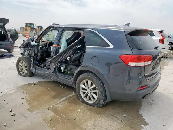 5XYPG4A38HG286793 2017 KIA SORENTO - Image 2