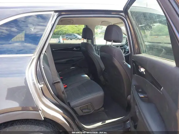 5XYPG4A38HG293310 2017 KIA SORENTO - Image 8