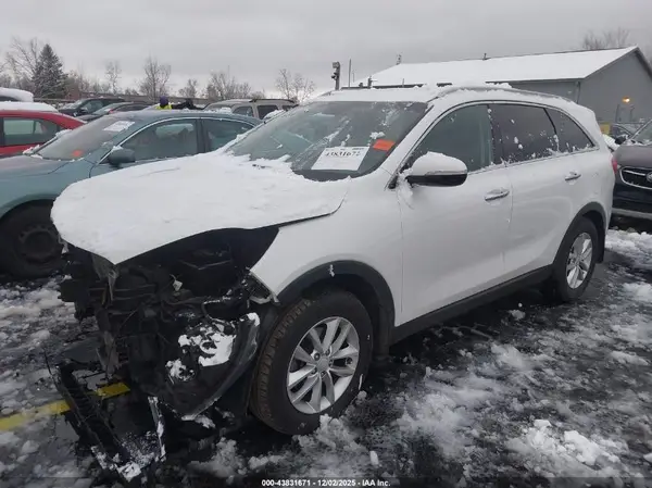 5XYPG4A38HG295381 2017 KIA SORENTO - Image 2