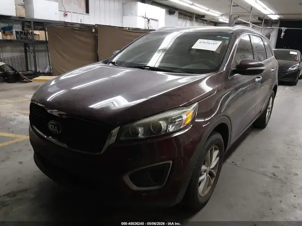 5XYPG4A38HG296627 2017 KIA SORENTO - Image 2