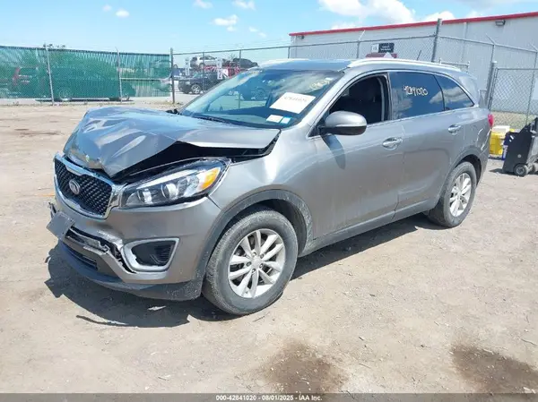 5XYPG4A38HG296904 2017 KIA SORENTO - Image 2
