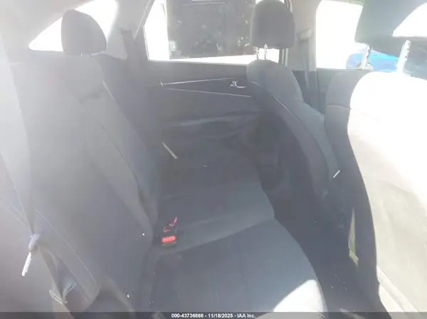 5XYPG4A38HG312325 2017 KIA SORENTO - Image 8