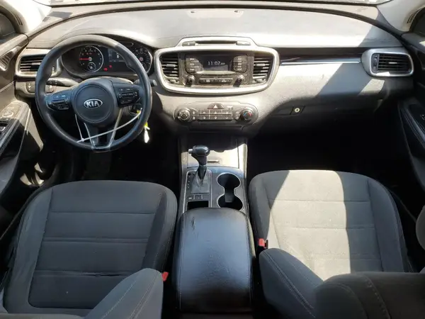 5XYPG4A38HG317685 2017 KIA SORENTO - Image 8