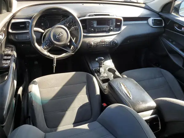 5XYPG4A38HG320666 2017 KIA SORENTO - Image 8