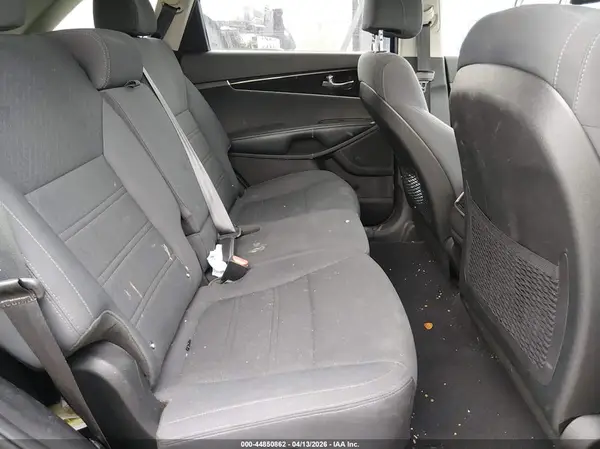 5XYPG4A38HG333062 2017 KIA SORENTO - Image 8