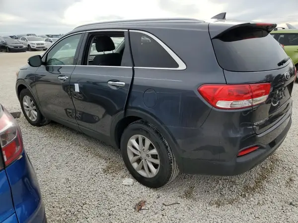 5XYPG4A38JG344438 2018 KIA SORENTO - Image 2