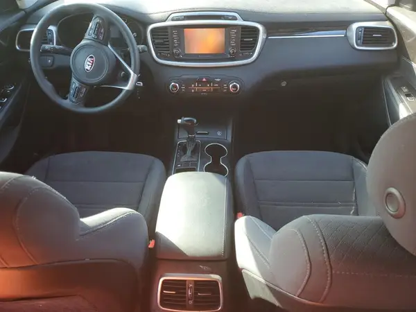 5XYPG4A38JG344438 2018 KIA SORENTO - Image 8