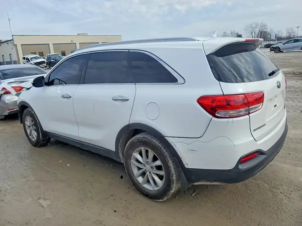 5XYPG4A38JG349056 2018 KIA SORENTO - Image 2