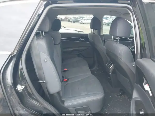 5XYPG4A38JG350630 2018 KIA SORENTO - Image 8